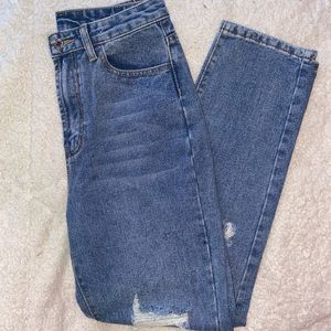 Straight leg jeans/mom jeans